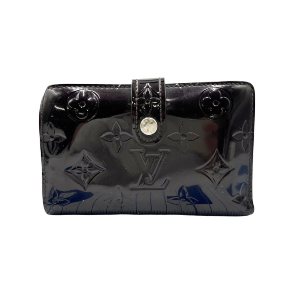 Secondstore Louis Vuitton Viennois wallet in black Monogram Vernis patent leather with a snap button closure.