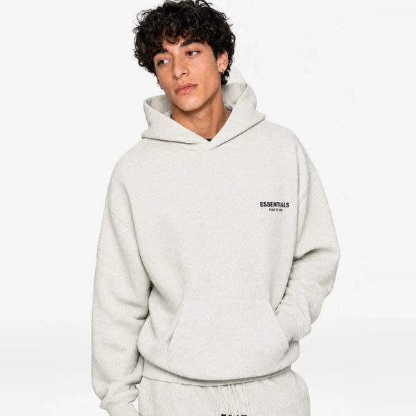Hoodie Fear of God Essentials Light Oatmeal SS22 - porté face