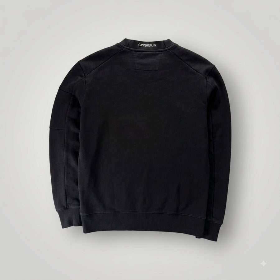 Vue arrière du sweat-shirt noir Secondstore C.P. Company en coton avec lettrage au col et bords-côtes