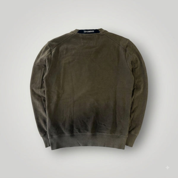 Vue arrière du sweat-shirt Secondstore C.P. COMPANY vert olive en coton avec logo au col