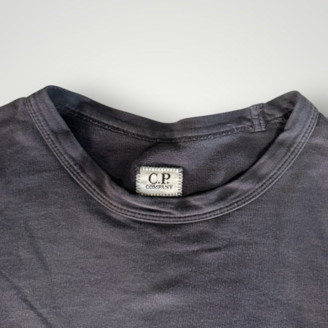 Col rond Secondstore C.P. Company en coton gris anthracite avec étiquette de marque cousue à l'intérieur