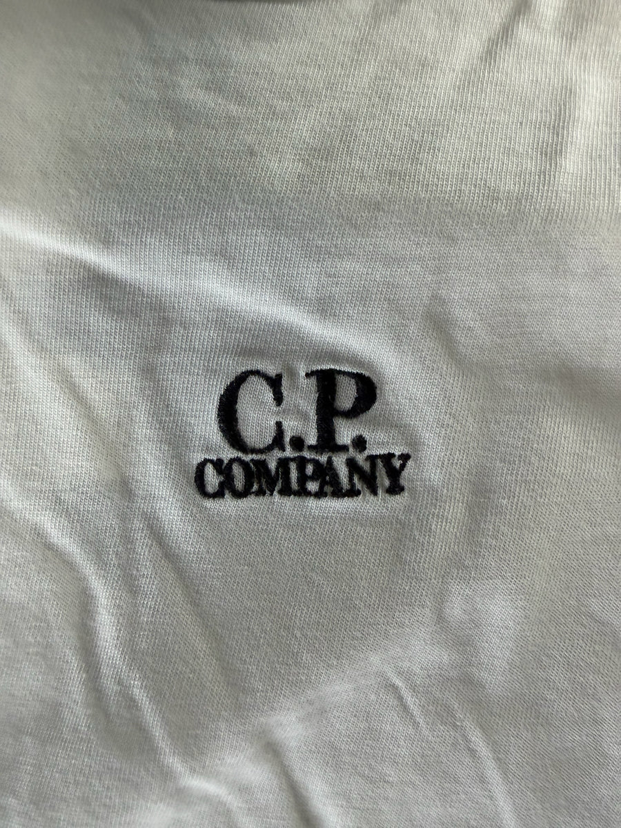 Logo brodé noir sur t-shirt beige en coton Secondstore C.P. Company
