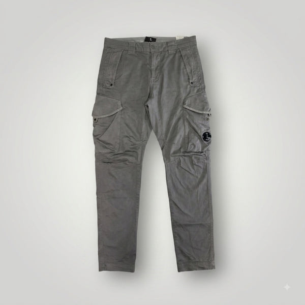 Pantalon cargo gris Secondstore C.P. Company en coton avec poches latérales et badge signature sur la jambe