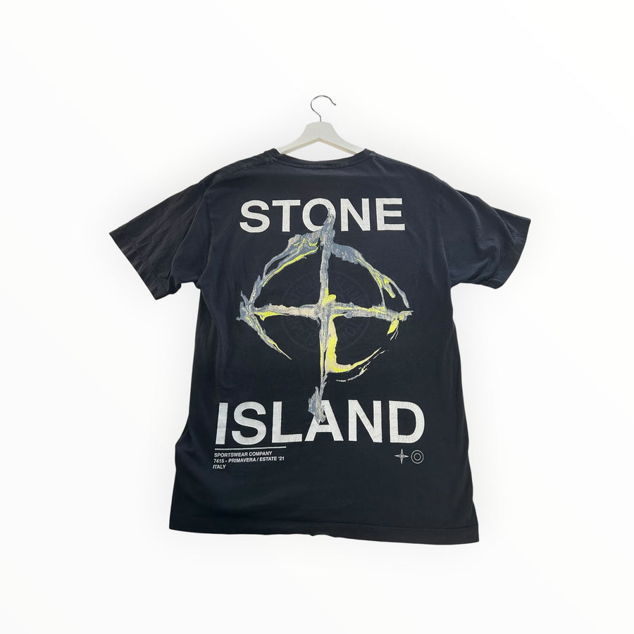 T-shirt noir en coton Secondstore Stone Island avec logo graphique artistique au dos, collection printemps-été 2021.