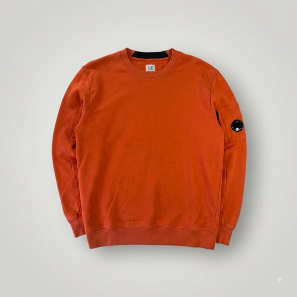 Sweat-shirt Secondstore C.P. Company orange en coton avec col rond et poche zippée à lentille sur la manche