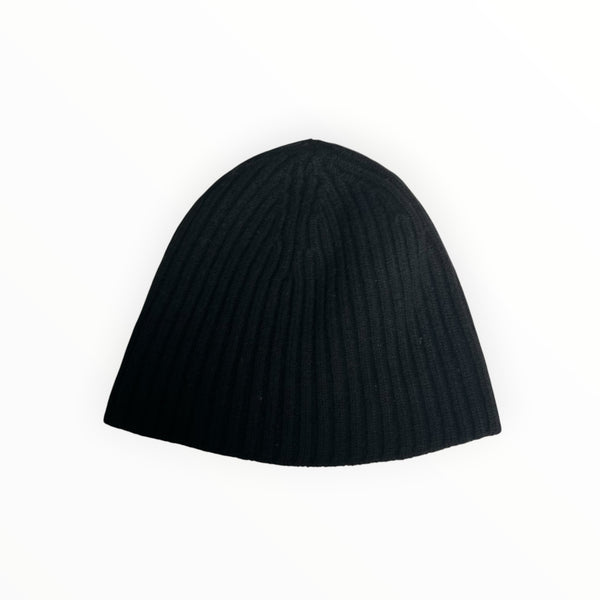 Secondstore black ribbed knit beanie hat with a minimalist design for winter wear