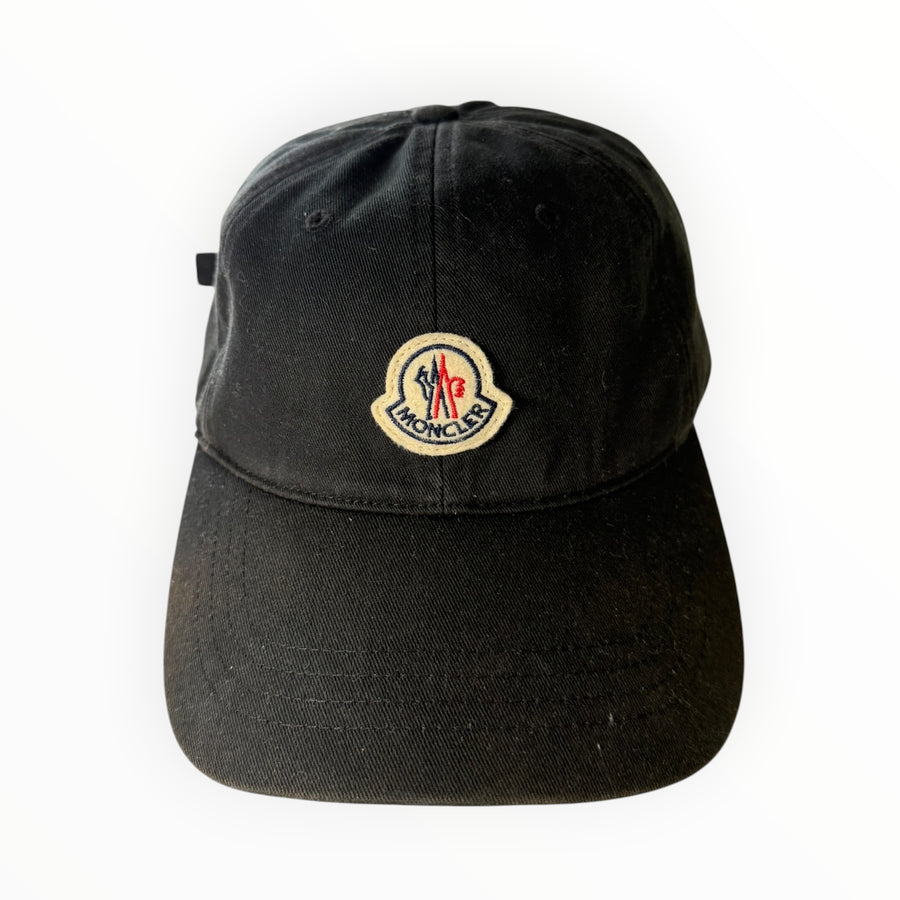 Casquette de baseball noire Secondstore en coton avec logo Moncler brodé sur le devant