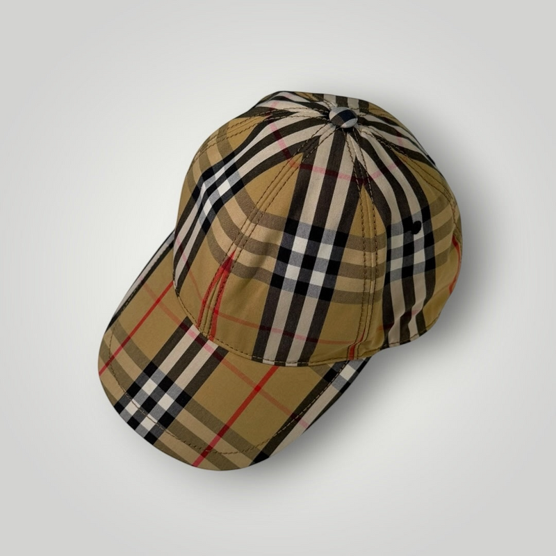 Casquette Secondstore Burberry à motif à carreaux beige, noir, blanc et rouge avec visière courbée