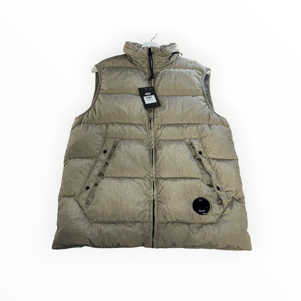 Doudoune sans manches Secondstore C.P. Company en nylon irisé beige avec lentille iconique et fermeture zippée