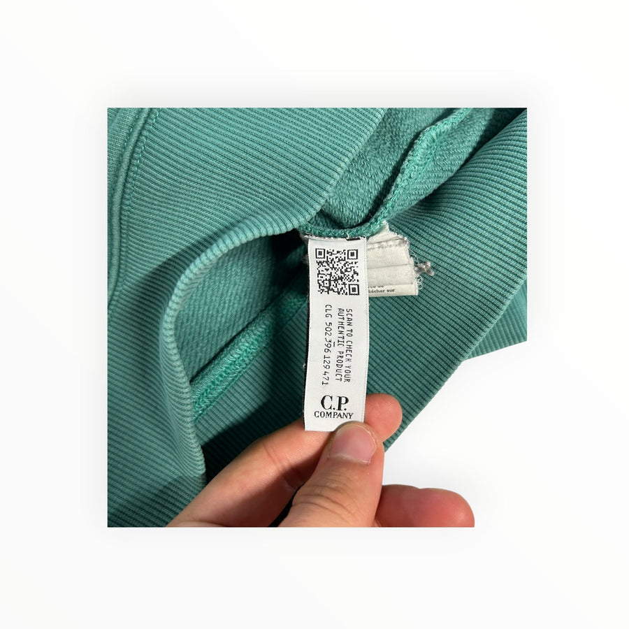 Étiquette d'authenticité avec code QR à l'intérieur du sweat-shirt vert émeraude Secondstore C.P. Company