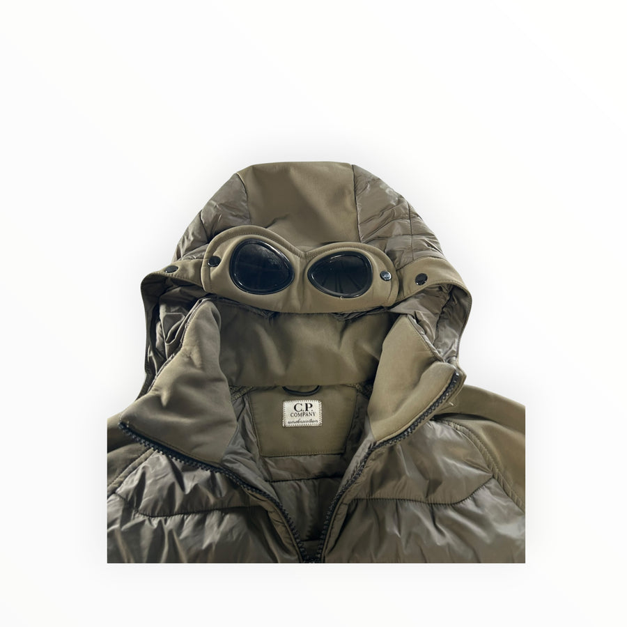 Secondstore C.P. Company olive green Goggle Jacket with integrated hood goggles and quilted soft-shell hybrid design.