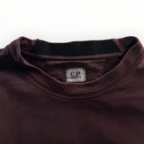 Col rond bordeaux Secondstore C.P. Company avec étiquette de marque et empiècement contrastant au niveau du col