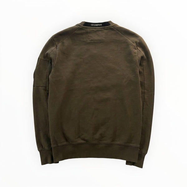 Vue arrière du sweat-shirt kaki Secondstore C.P. COMPANY en coton avec col rond et finitions côtelées