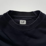 Sweat-shirt Secondstore C.P. Company noir à col rond en coton avec étiquette de marque visible au niveau du col