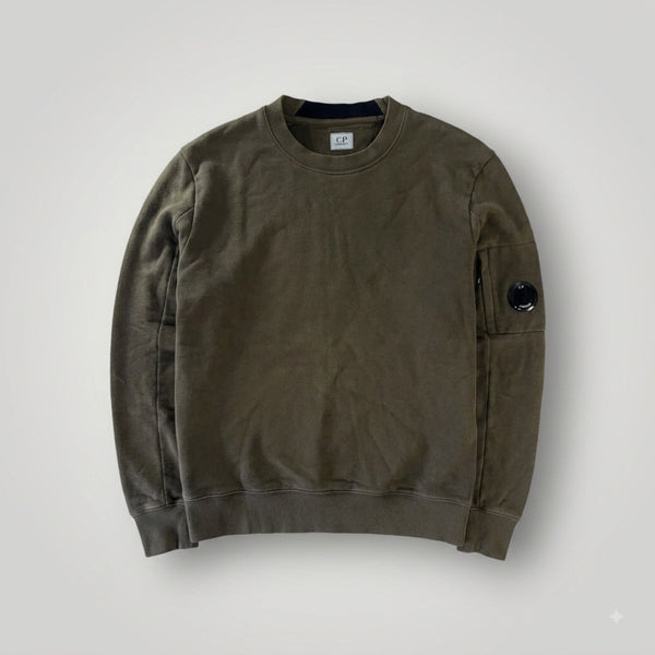 Sweat-shirt Secondstore C.P. Company vert olive en coton avec poche utilitaire et lentille signature sur la manche