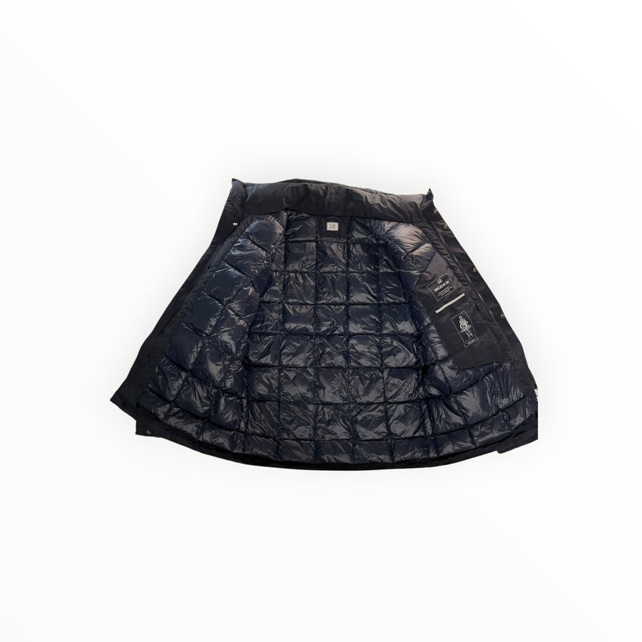 Doublure matelassée intérieure noire d'une veste technique Secondstore C.P. Company en tissu Micro-M