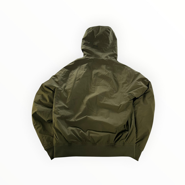 Veste à capuche kaki Secondstore C.P. Company en tissu technique Pro-Tek avec ourlet côtelé, vue arrière.
