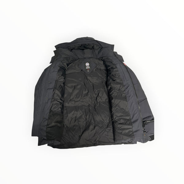 Intérieur de doudoune noire Secondstore Canada Goose avec doublure technique, capuche et poches de rangement