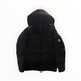 Doudoune noire à capuche Secondstore avec matelassage, fermeture zippée et écusson Moncler sur la manche