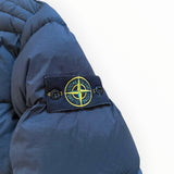 Doudoune Secondstore Stone Island bleu marine en nylon stretch avec badge emblématique sur la manche gauche
