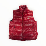 Gilet sans manches Secondstore Moncler rouge brillant en nylon matelassé avec logo sur la poitrine