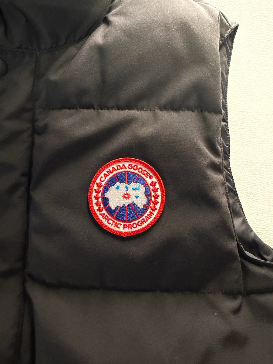 Gilet sans manches noir Secondstore Canada Goose avec écusson logo brodé emblématique sur la poitrine