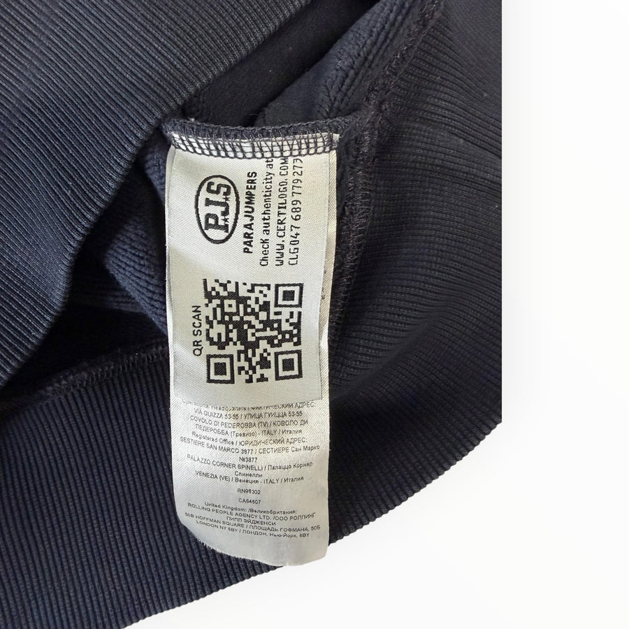 Étiquette d'authenticité intérieure du sweat-shirt bleu marine Secondstore Parajumpers avec code QR et logo PJS
