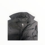 Parka noire Secondstore Canada Goose avec capuche protectrice, fermeture zippée et logo emblématique sur la manche
