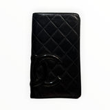 Portefeuille long Secondstore Chanel en cuir noir matelassé avec grand logo CC brillant sur le devant