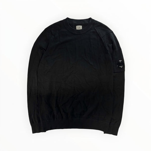 Pull Secondstore C.P. Company noir à col rond en coton avec poche zippée et lentille iconique sur la manche gauche
