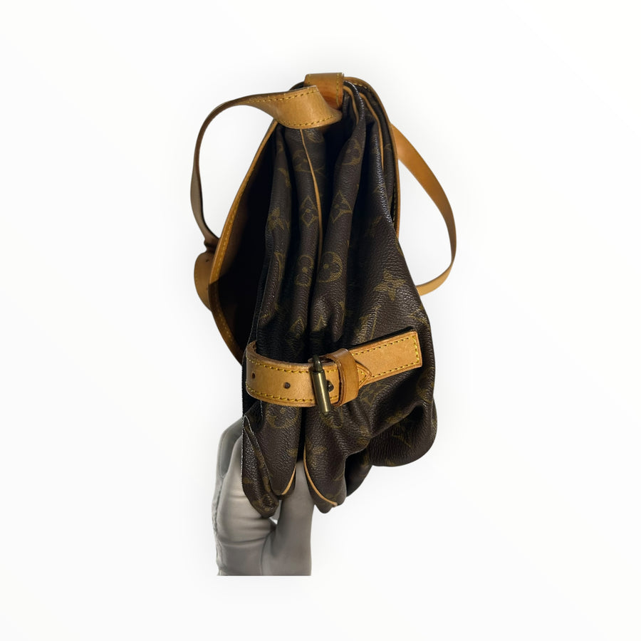 Sac besace Secondstore Louis Vuitton en toile Monogram marron avec finitions en cuir naturel et boucle de fermeture