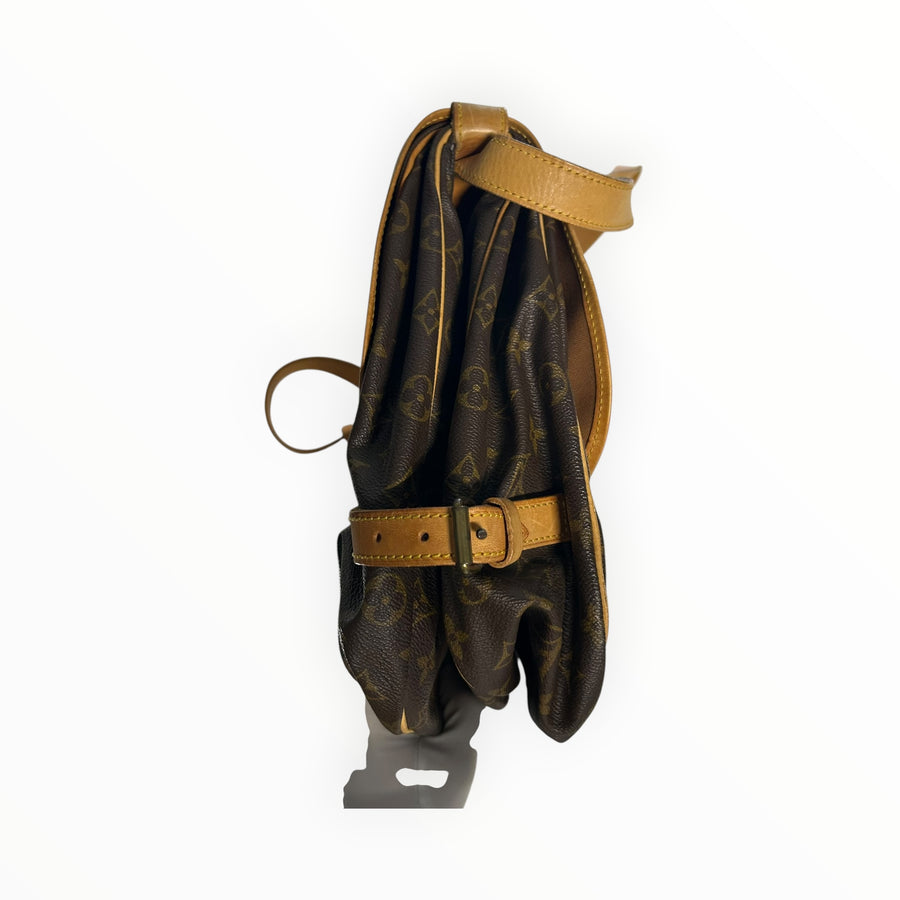 Sac besace Secondstore Louis Vuitton en toile Monogram marron avec finitions en cuir naturel et fermeture à boucle
