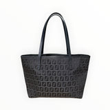 Sac cabas Secondstore Fendi en toile noire avec motif Zucca ton sur ton et anses en cuir pour un style élégant.