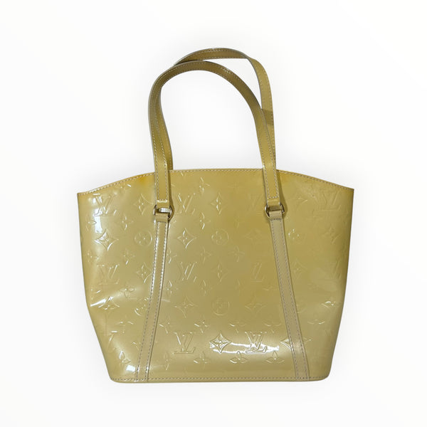Sac cabas Secondstore Louis Vuitton en cuir verni jaune pâle avec motif Monogram embossé et finitions dorées