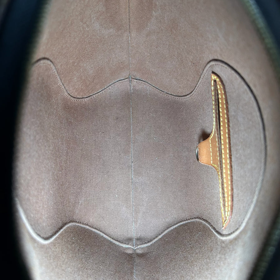 Intérieur du sac à main Secondstore Louis Vuitton Ellipse avec doublure textile marron et poche plate en cuir
