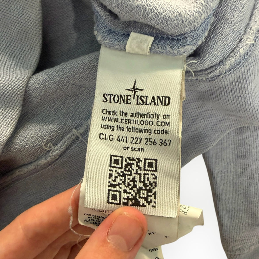 Étiquette d'authenticité intérieure d'un sweat-shirt Secondstore Stone Island avec code QR et logo