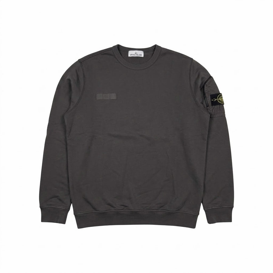 Sweat-shirt Secondstore Stone Island gris anthracite en coton avec badge iconique et poche zippée sur la manche