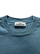 Col rond bleu délavé Secondstore Stone Island avec étiquette de marque cousue au niveau du col