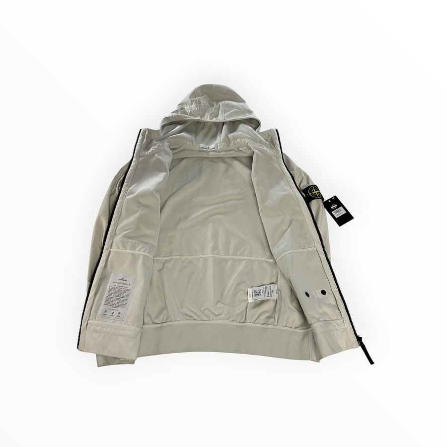 Veste à capuche Secondstore Stone Island Light Soft Shell-R beige avec badge emblématique sur la manche gauche