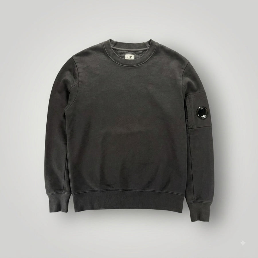 Sweat-shirt Secondstore C.P. Company gris foncé en coton avec col rond et poche emblématique Lens sur la manche
