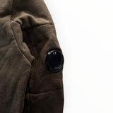 Sweat-shirt kaki Secondstore C.P. COMPANY en coton avec la lentille signature noire sur la manche