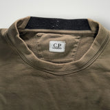 Sweat-shirt Secondstore C.P. Company marron à col rond avec étiquette de marque et empiècement contrastant au col