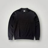 Sweat-shirt noir Secondstore C.P. COMPANY en coton avec col rond et poche zippée à lentille sur la manche gauche