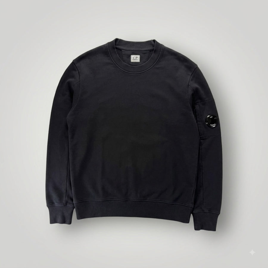 Sweat-shirt noir Secondstore C.P. COMPANY en coton avec col rond et poche zippée à lentille sur la manche