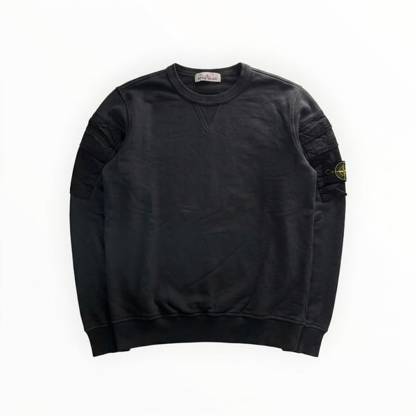 Sweat-shirt noir Secondstore Stone Island en coton avec col rond, empiècements techniques et écusson sur la manche