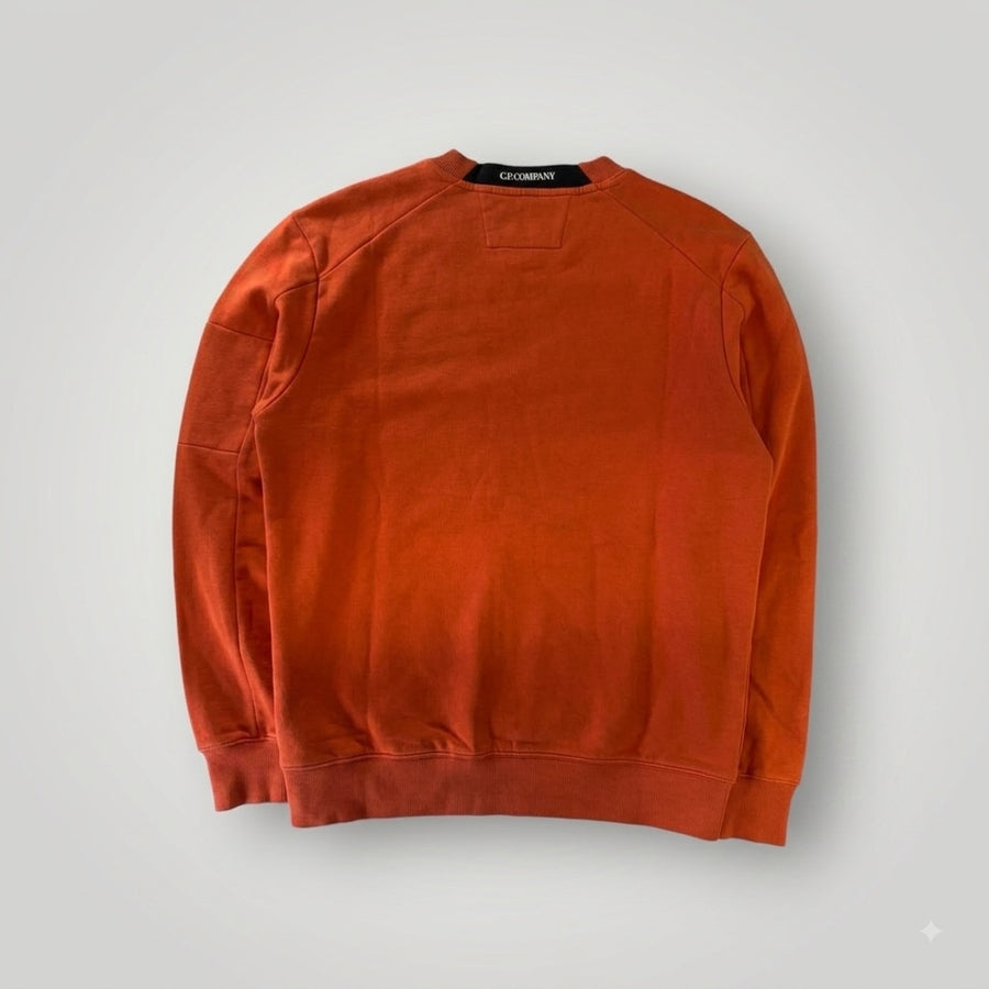 Sweat-shirt Secondstore C.P. Company orange à col rond en coton avec logo au col, vue arrière