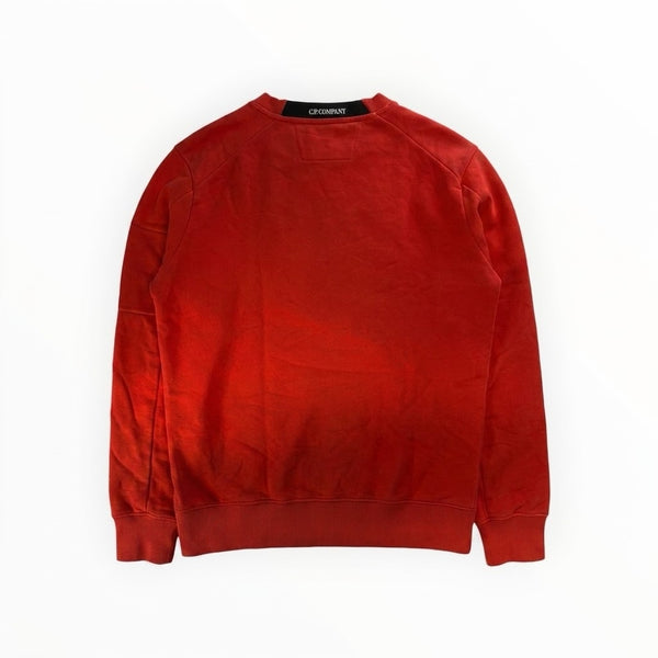 Sweat-shirt rouge Secondstore C.P. Company en coton avec col rond et finitions en bords-côtes, vue arrière.