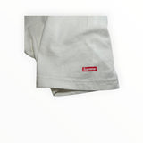 Manche blanche d'un t-shirt en coton Secondstore avec le logo rouge Supreme brodé