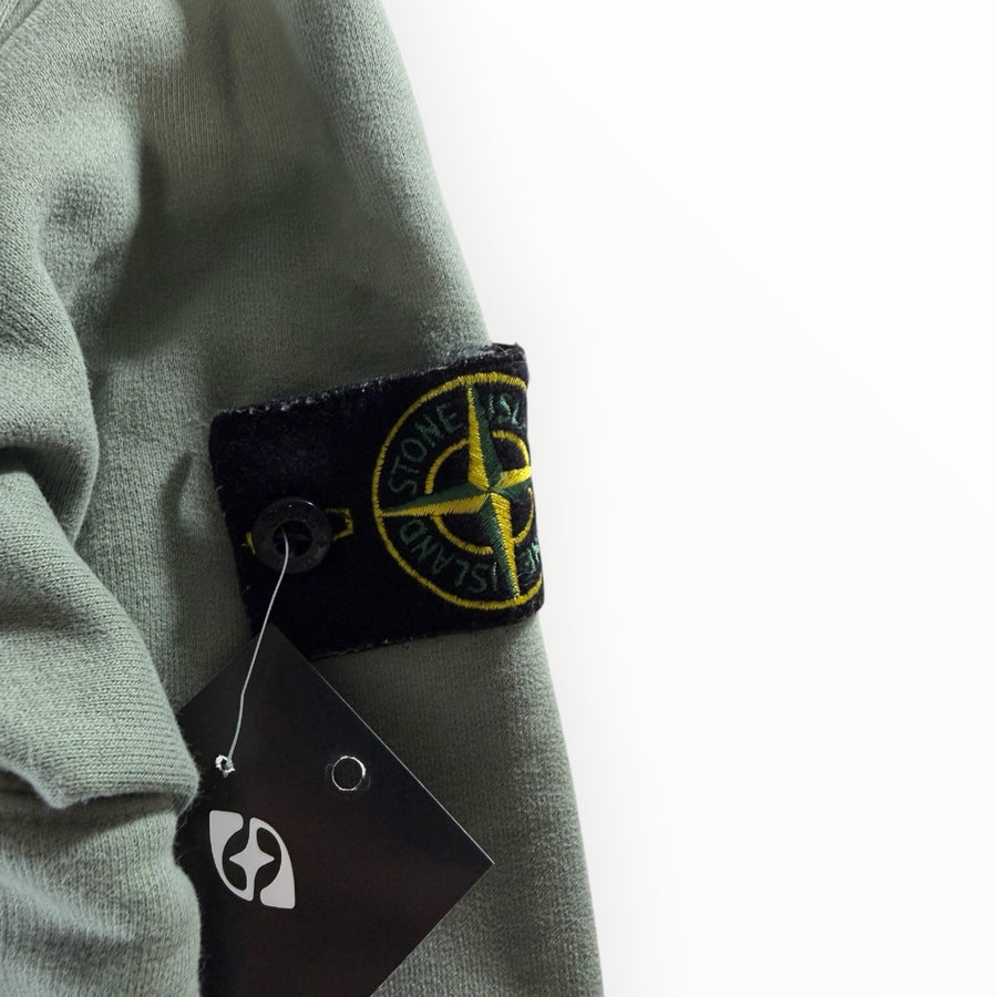 Badge boussole emblématique sur manche de veste Secondstore Stone Island en coton vert sauge avec étiquette